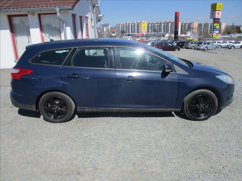 Ford Focus 1,6 i, klimatizace,serviska,CZ - fotka 5 z 36