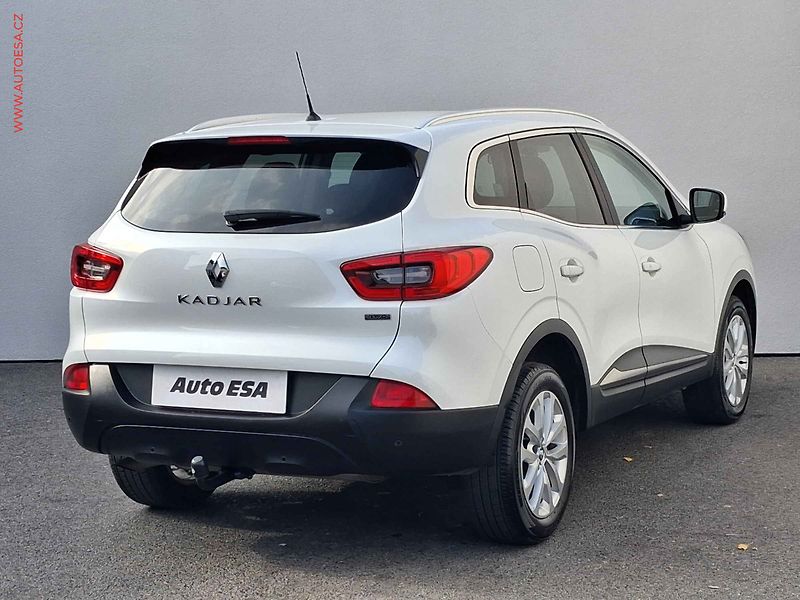 Renault Kadjar (2015) 1.6dCi 4WD, ČR, AC, TZ, park - fotka 4 z 17