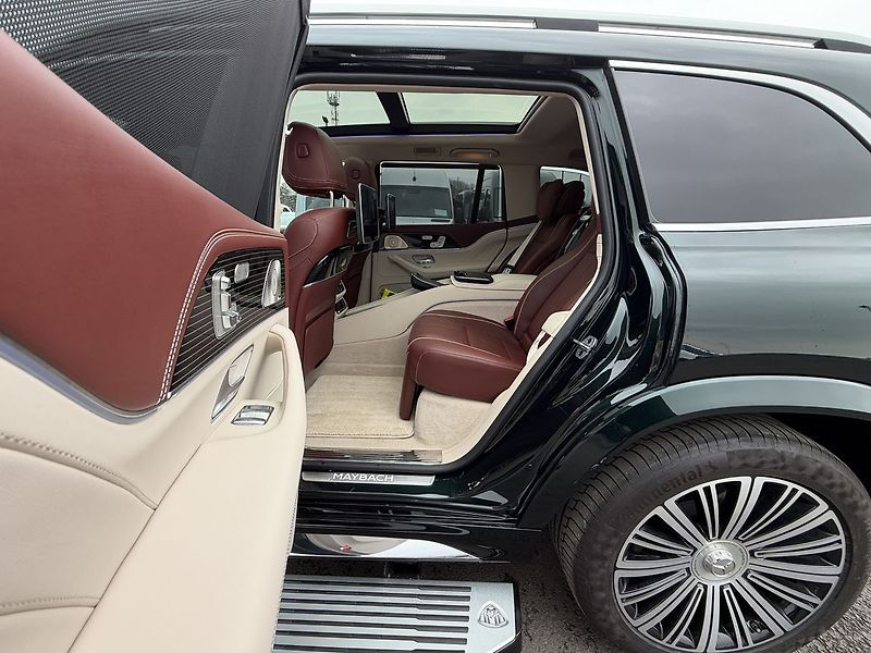 Mercedes-Benz GLS 4MATIC MAYBACH - fotka 14 z 38