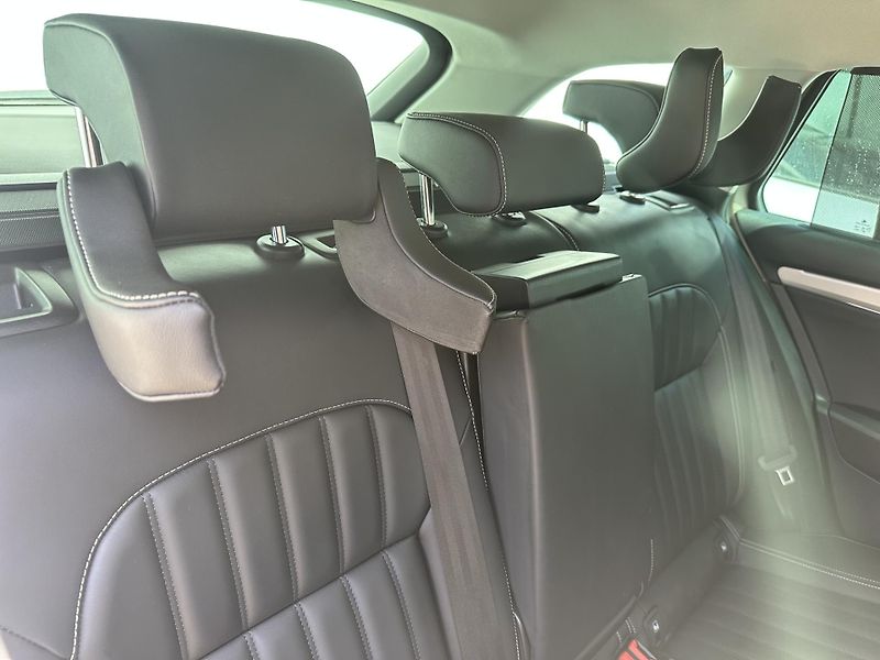 Škoda Superb (2022) Combi L&K DSG 4x4 2,0TDi 147kW - fotka 20 z 24