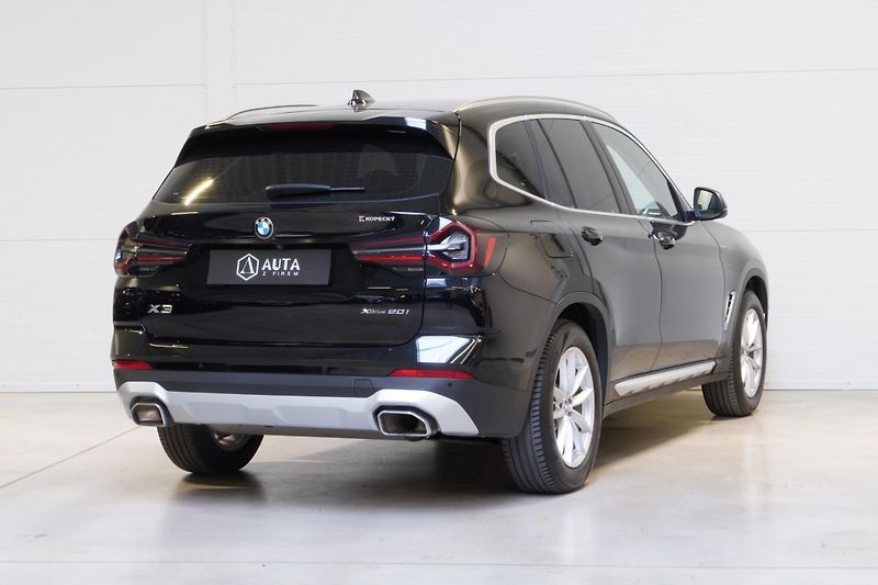 BMW X3 Xdrive20i,ČR,Kamera,Vyhř.volan - fotka 6 z 32