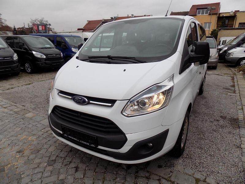 Ford Transit Custom 2,2 TDCI 92 KW L2H1 9 MÍST - fotka 2 z 50
