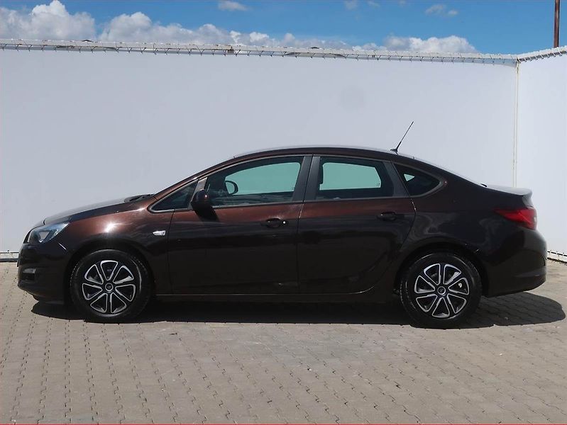 Opel Astra (2016) 1.6 16V, Tempomat - fotka 3 z 14