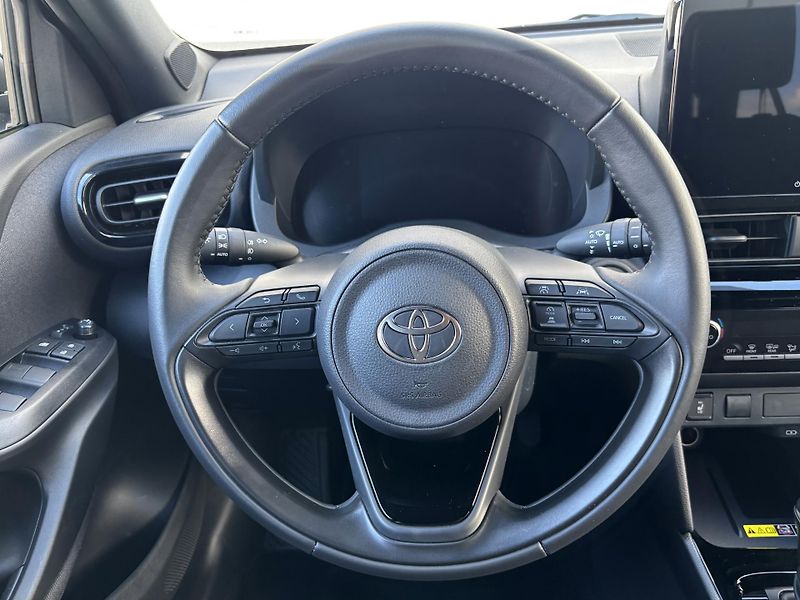 Toyota Yaris Cross (2025) STYLE 1,5 HEV 130k AT - fotka 6 z 14