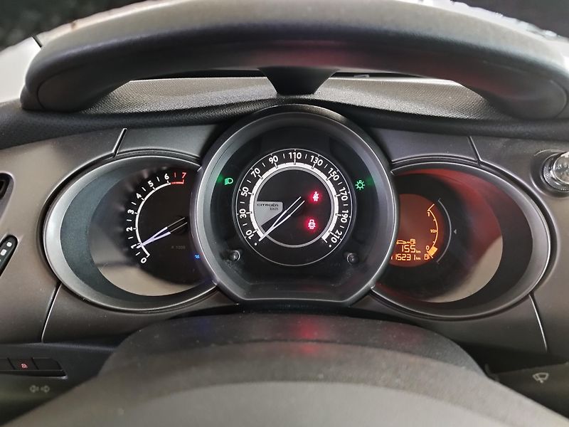 Citroën C3 (2016) 1,2I,60KW,KLIMA,LED,SERVISKA - fotka 23 z 26