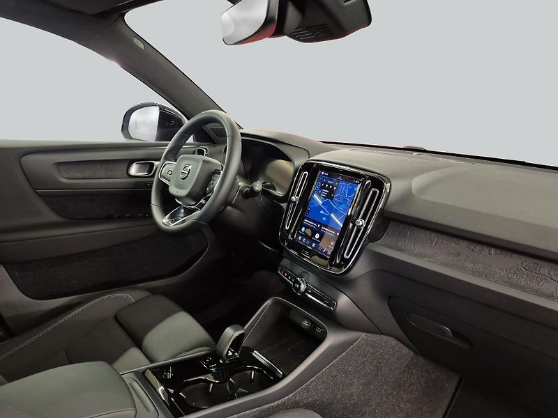Volvo XC40 Recharge 69 kWh Ultimate - fotka 15 z 19