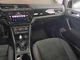 Volkswagen Touran (2019) Highline 2.0 TDI, Automat - náhled 8
