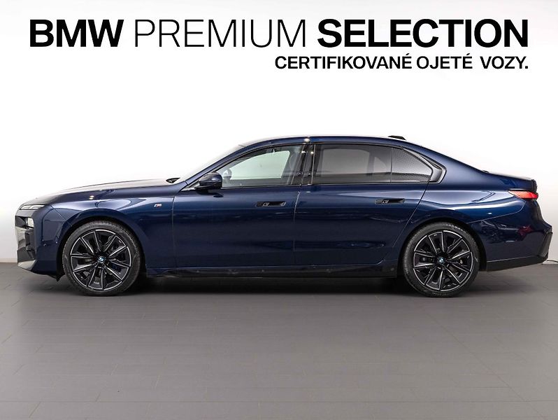 BMW Řada 7 740d xDrive Sedan - fotka 3 z 25