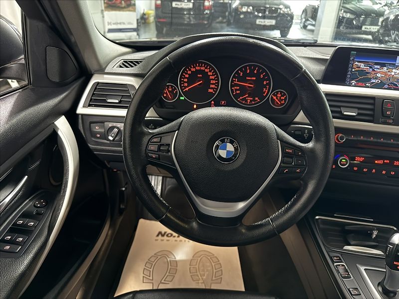 BMW Řada 3 2,0   320i 135KW BI-XEN KŮŽE T - fotka 29 z 46