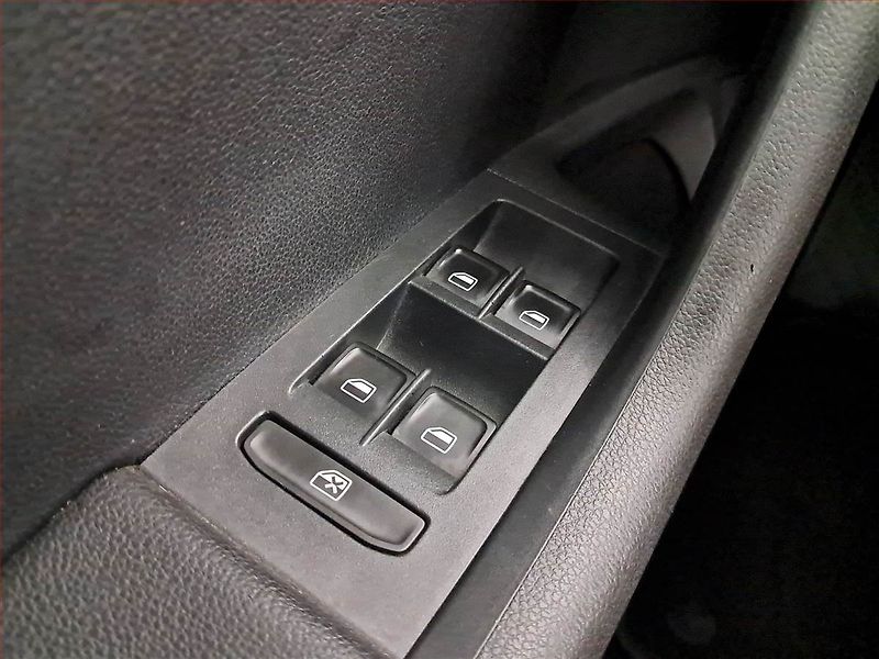 Škoda Octavia (2013) 1.6 TDI, Tempomat - fotka 17 z 18