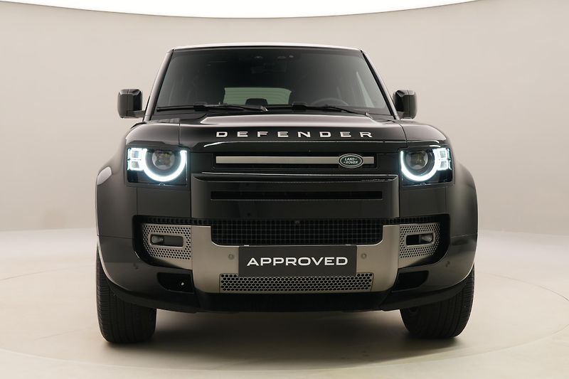 Land Rover Defender 110 D300 X-DYNAMIC SE AWD CZ - fotka 15 z 48