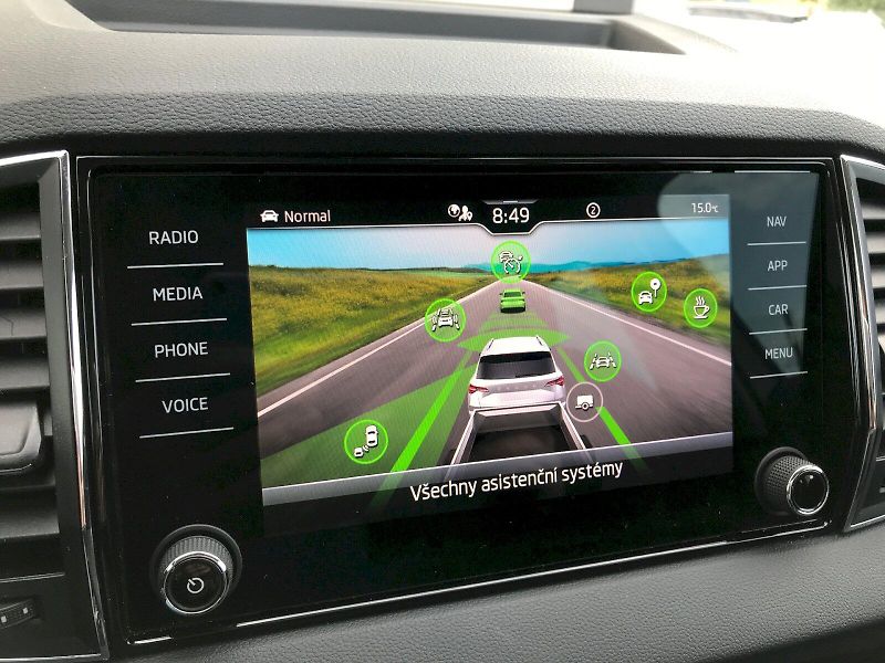 Škoda Karoq (2025) SEL TS 110/1.5 A7F - fotka 25 z 27