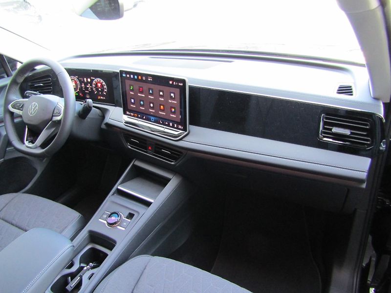 Volkswagen Tiguan (2025) People 1,5 eTSI 110 kW mHEV - fotka 20 z 30