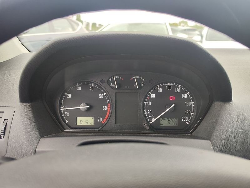 Škoda Fabia 1.4i 16V/55kW Comfort - fotka 15 z 22