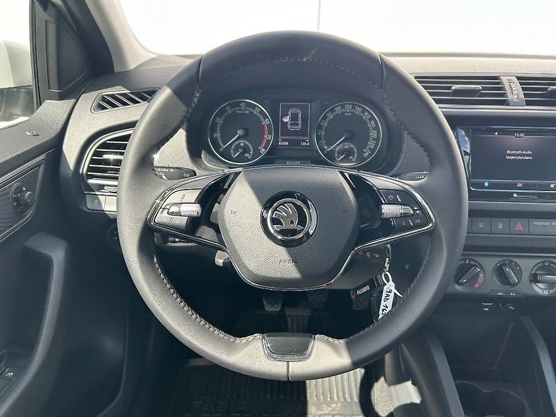 Škoda Fabia Tour Ambition 1,0TSI - fotka 12 z 24