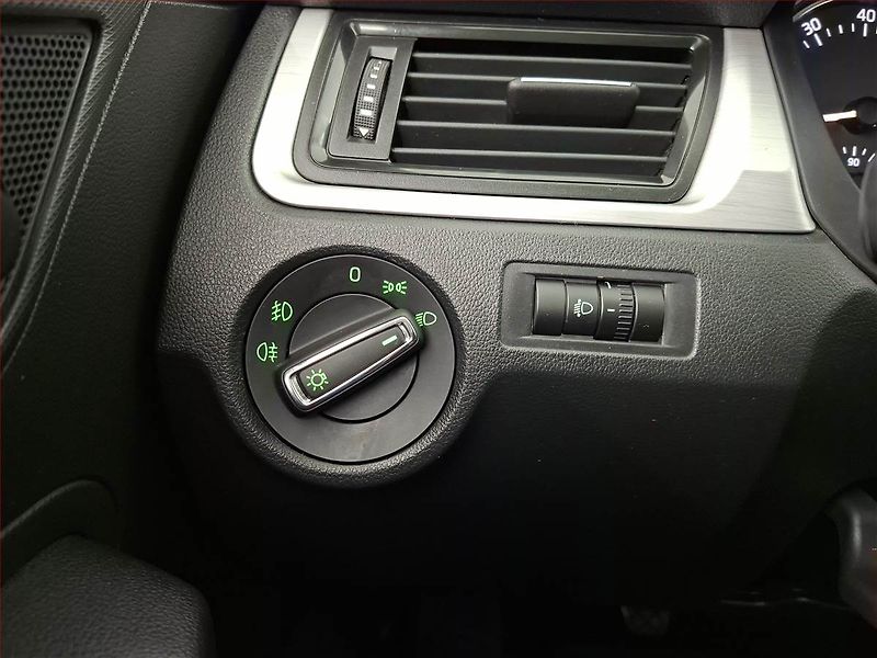 Škoda Rapid (2015) Spaceback 1.2 TSI - fotka 16 z 17