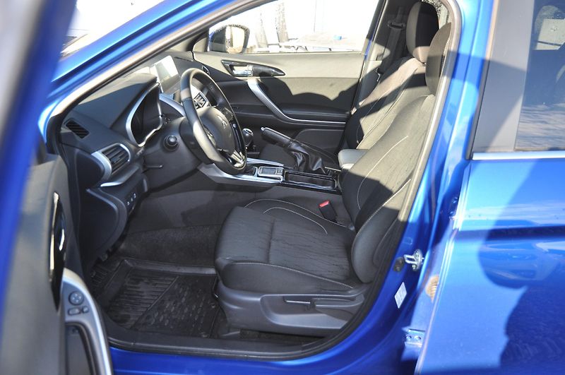 Mitsubishi Eclipse Cross 1.5T-MIVEC 120kW - fotka 6 z 24