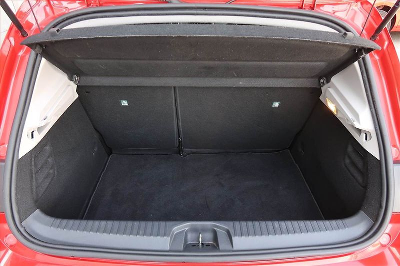 Renault Clio (2022) Zen 1.0 TCe, LPG, ČR,1.maj - fotka 13 z 17