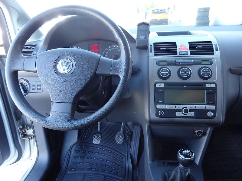 Volkswagen Touran 1,9TDi 77kW KLIMA, ZÁVĚS - fotka 12 z 16