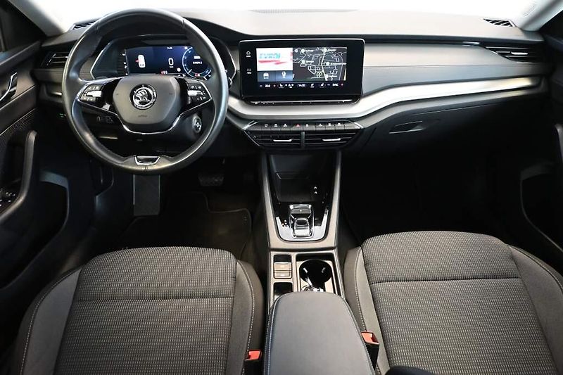 Škoda Octavia (2023) 2.0 DSG LED ACC VIRTUAL TDI - fotka 12 z 30