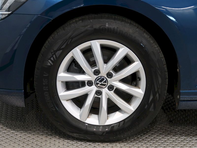Volkswagen Passat (2024) BUSINESS 1.5TSI EVO DSG - fotka 12 z 36