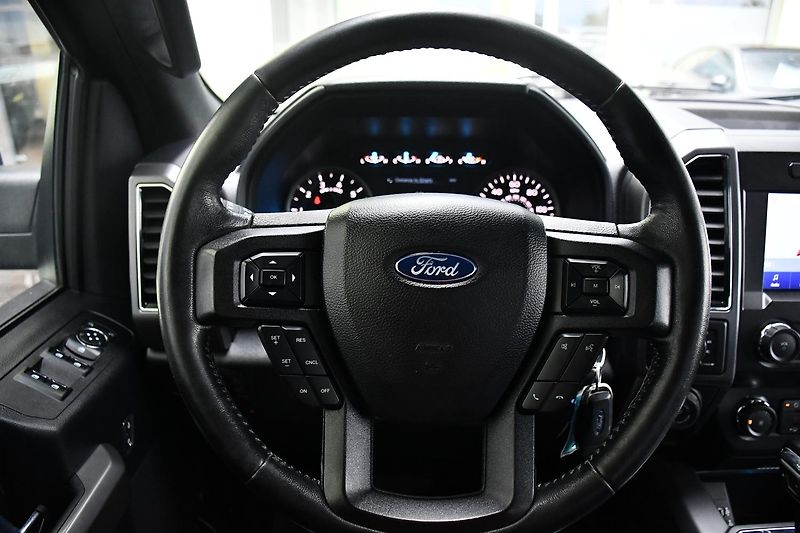 Ford F-150 2.7 L ECOBOOST XLT SPORT 4X4 - fotka 23 z 38