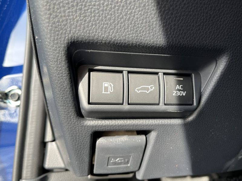 Toyota Prius 2.0L PHEV Executive - fotka 20 z 31