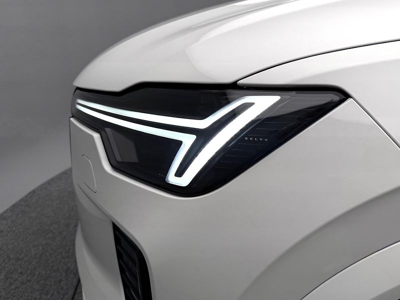 Volvo XC90 (2026) T8 AWD Plug-in ULTRA DARK 7m - fotka 22 z 28