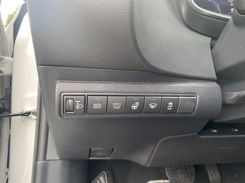 Toyota Corolla 1.8 Hybrid Comfort Tech - fotka 17 z 24