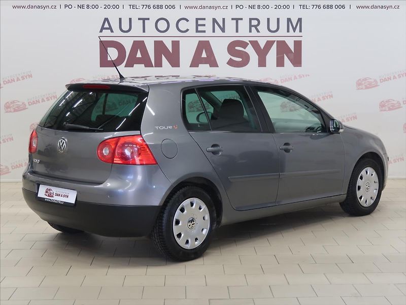 Volkswagen Golf 1,4 i Tour JEN 83500 KM! - fotka 4 z 33