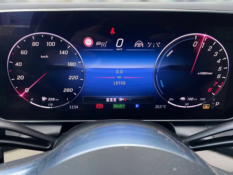 Mercedes-Benz GLC (2024) 300 e 4MATIC - fotka 15 z 28