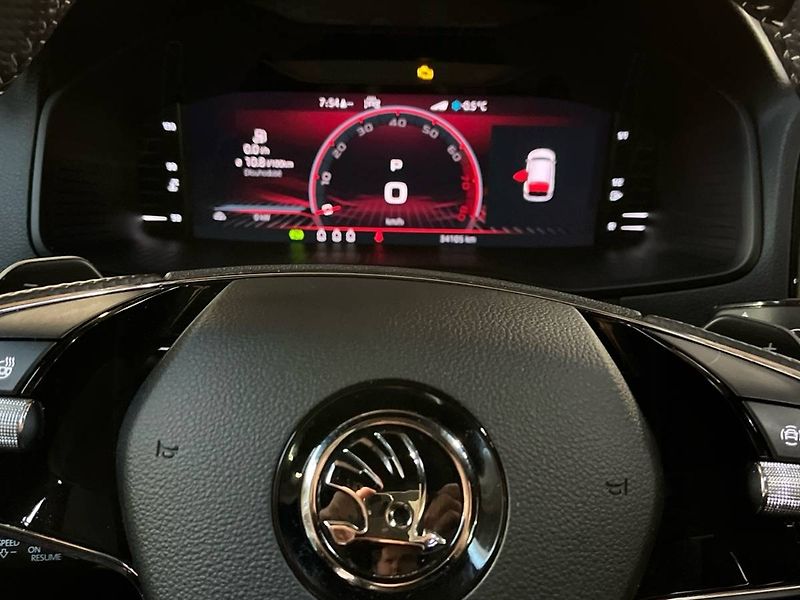 Škoda Karoq (2024) Sportline 2.0 TSI 4x4 DSG - fotka 16 z 20
