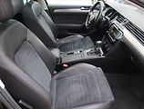 Volkswagen Passat (2016) 2.0 TDI, Automat, Navi - náhled 9