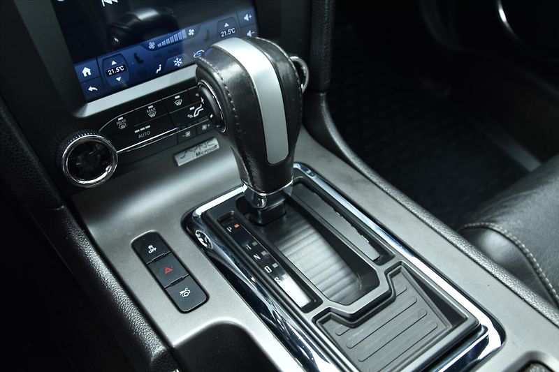 Ford Mustang GT 3.7i 227kW AUTOMAT - fotka 18 z 22