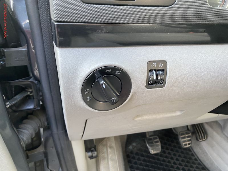 Volkswagen Sharan (2007) 2.0i, Klima, park.asist - fotka 14 z 15