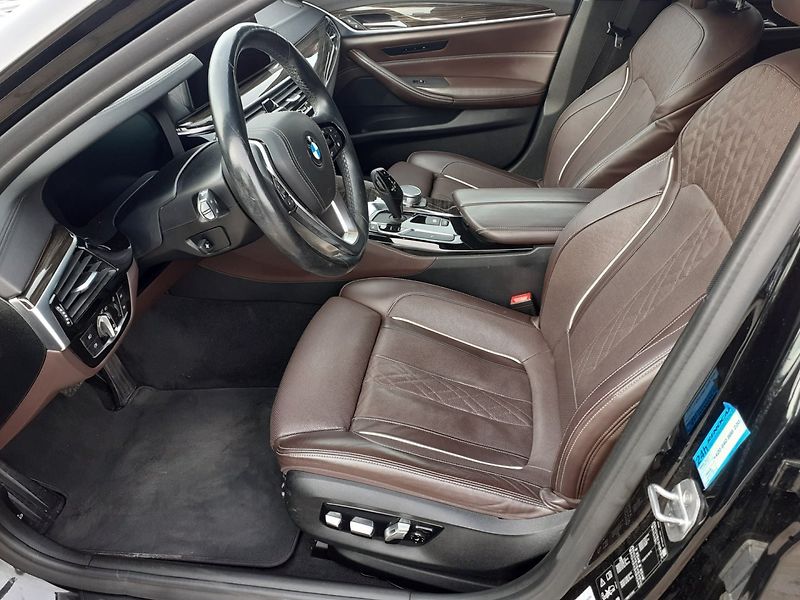 BMW Řada 5 (2019) 530d x Drive Luxury Line - fotka 23 z 48