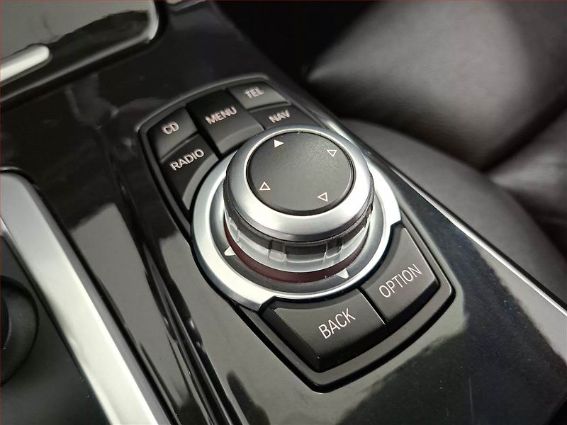 BMW Řada 5 (2012) 525d xDrive, 4X4, Automat - fotka 17 z 21