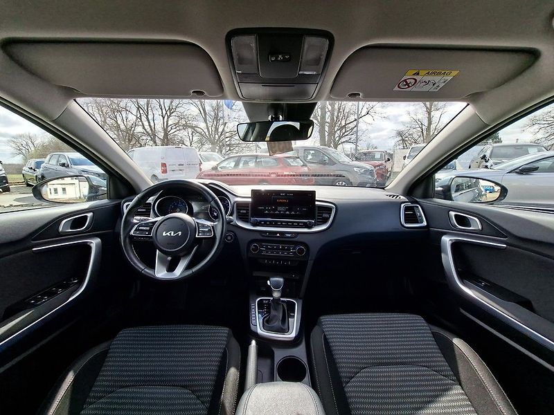 Kia Ceed SW 1.5 T-GDI 117kW 7DCT - fotka 2 z 25