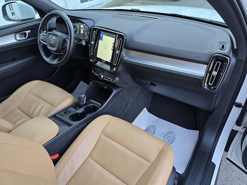 Volvo XC40 - fotka 12 z 43
