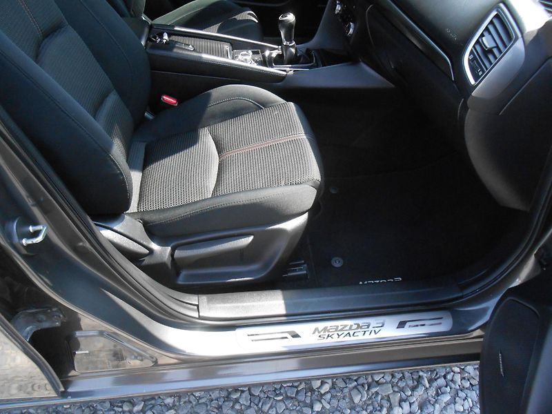 Mazda 3 2.0,FULL LED,KAMERA,head-up - fotka 20 z 49