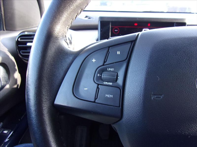 Citroën C4 Cactus 1,2 PT 81kW  ČR - fotka 22 z 27