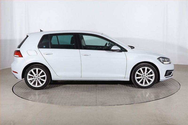 Volkswagen Golf (2017) 2.0 TDI, Automat, Navi - fotka 6 z 24