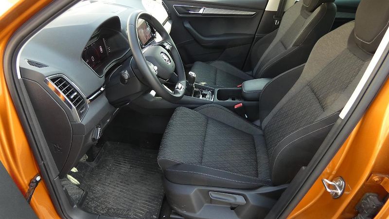 Škoda Karoq 1,5 TSI Style - fotka 18 z 22