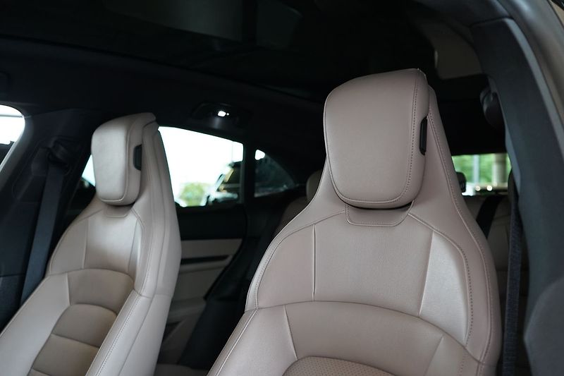 Porsche Taycan Sport Turismo, Pano, Matrix - fotka 21 z 50
