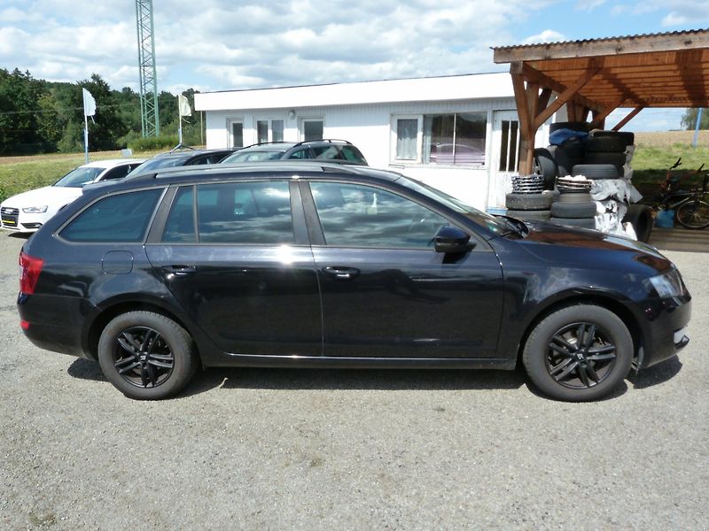 Škoda Octavia 1.2 tsi Ambiente digi klima - fotka 5 z 19