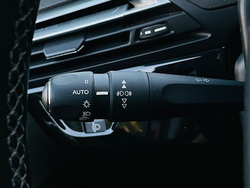 Citroën Grand C4 Picasso 2.0HDi MAN 7MÍST KAMERY TAŽNÉ - fotka 46 z 60