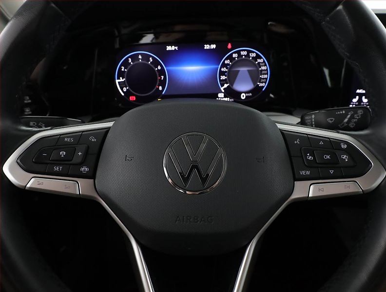 Volkswagen Golf (2023) 1.5 TSI, Tempomat - fotka 8 z 18