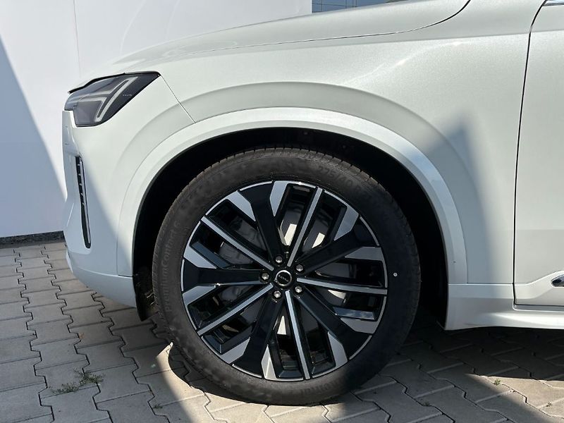 Volvo XC90 Plus Bright B5 184kW - fotka 25 z 25
