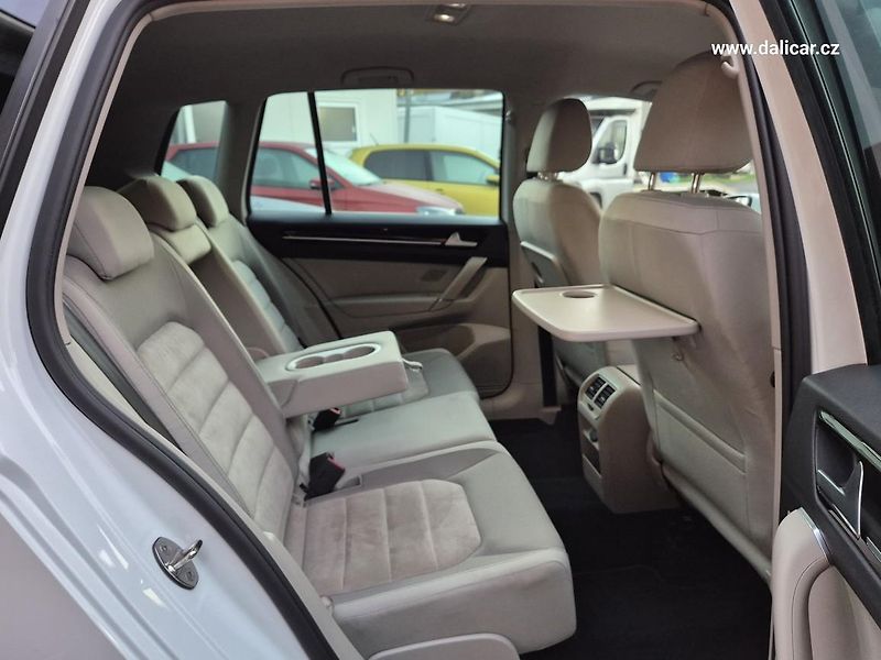 Volkswagen Golf Sportsvan (2016) 2.0TDi 110KW Highline původ ČR - fotka 42 z 51