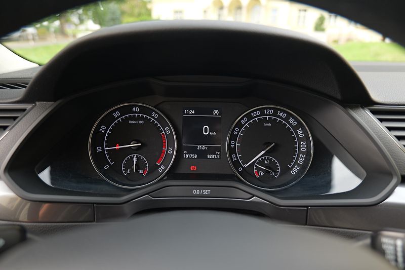 Škoda Superb 1.4 TSI DAB 19 Tažné - fotka 24 z 35
